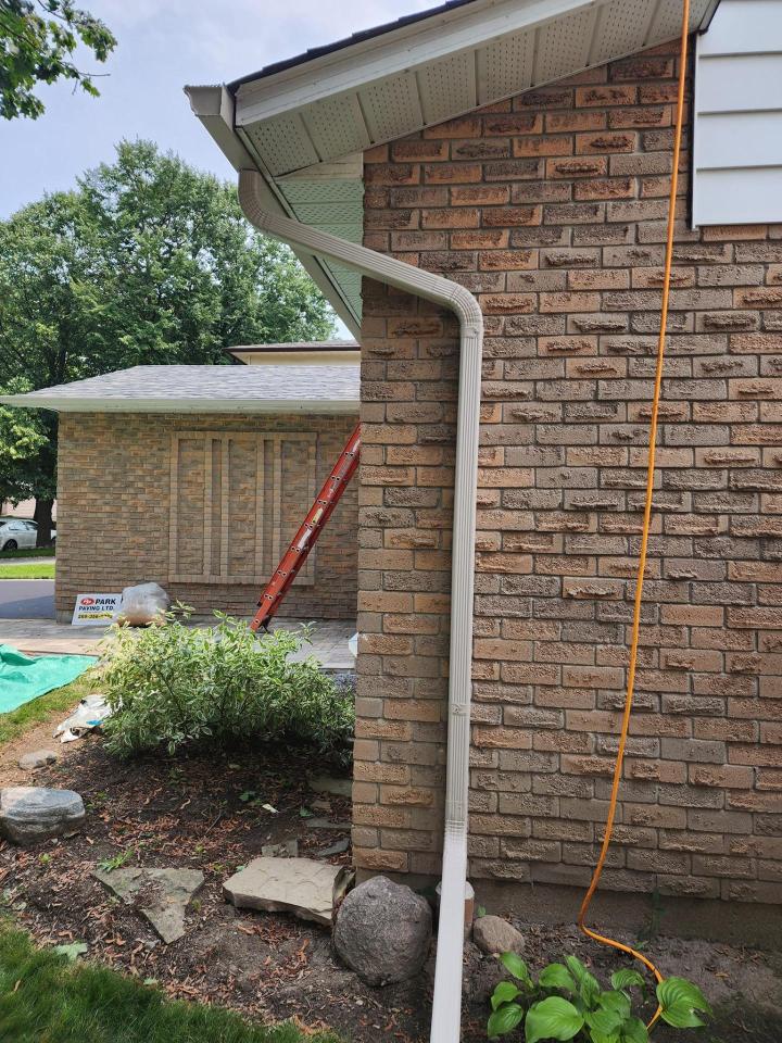 Is your gutter clogged or full of leaves and dirt? Call Colin's Roofing & Eavestrough today! We proudly offer eavestrough services in the Durham Region.